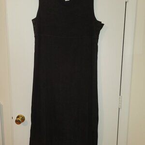 Mary McFaddin Black Suede Embroidered Dress. Size M(8/10)